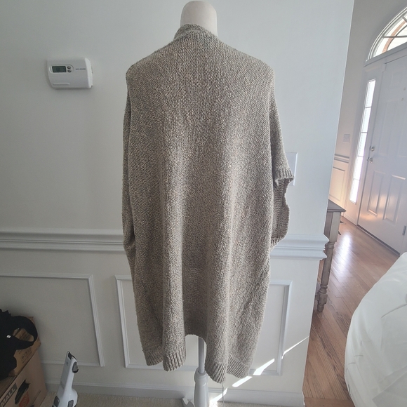 Cardigan - Picture 2 of 4